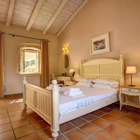 Villa Vigli Retreat By Vingli