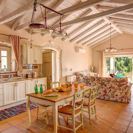 Villa Vigli Retreat By *